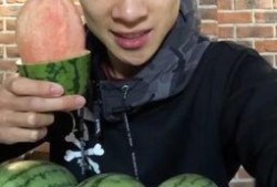 武都网红吃瓜事件视频播放,视频播放引发全网热议